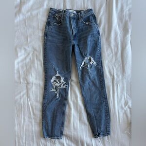 Abercrombie & Fitch High Rise Mom Jean 28 6L Ripped Distressed Medium Wash